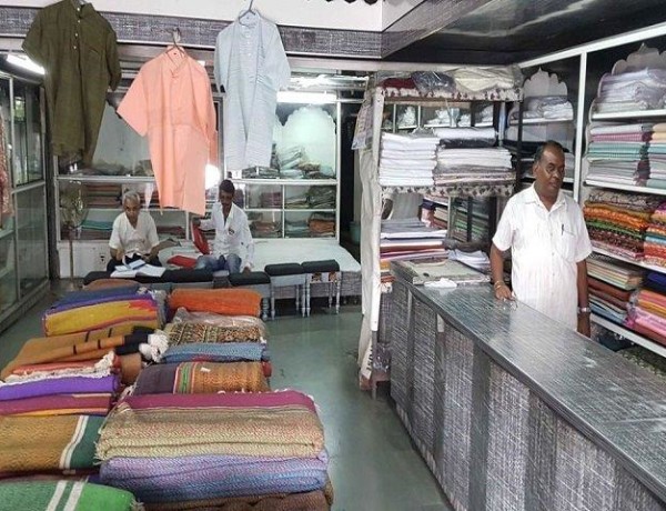 Govt taxes Khadi for first time since independence, traders seek relief